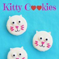 轻松的情人节Oreo Kitty猫Cookie来自Kitchenfunwithmy3sons.com