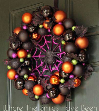 万圣节蜘蛛花圈...这是最好的自制万圣节装饰和手工艺创意！