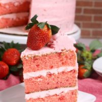 自制草莓蛋糕和草莓奶油糖霜