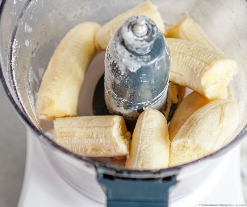 食品加工机中的香蕉
