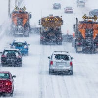 雪中​​的交通