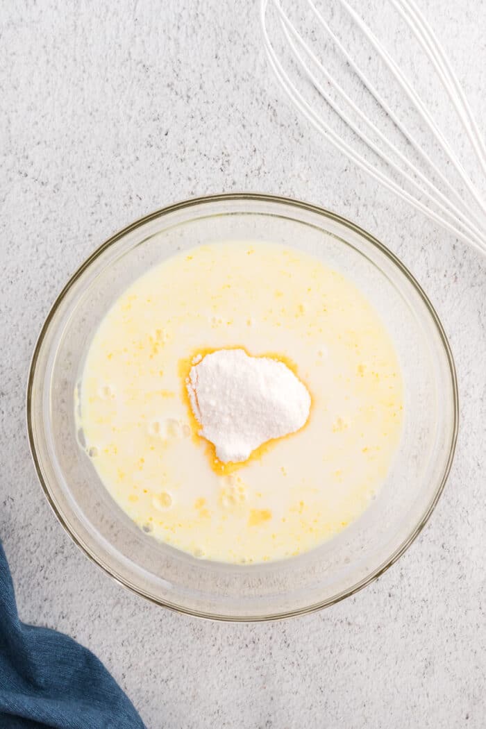 制作奶油色面糊。