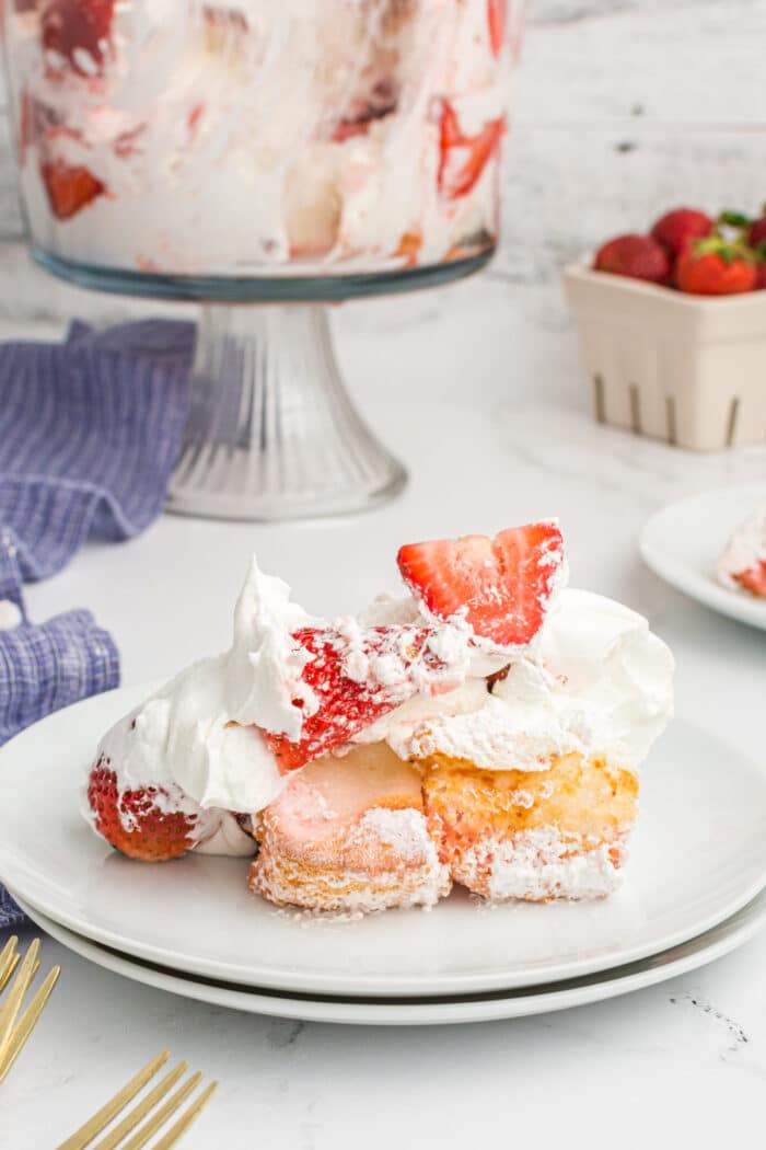 草莓小trifle在白板上。